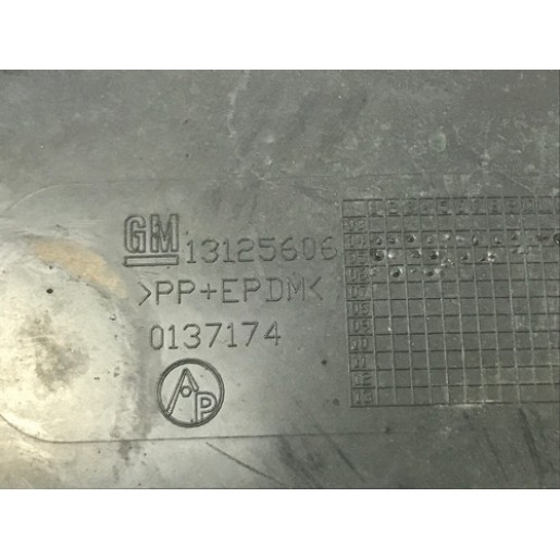 Лючок переднього підкрилку Opel Astra H 2004-2010 13125606